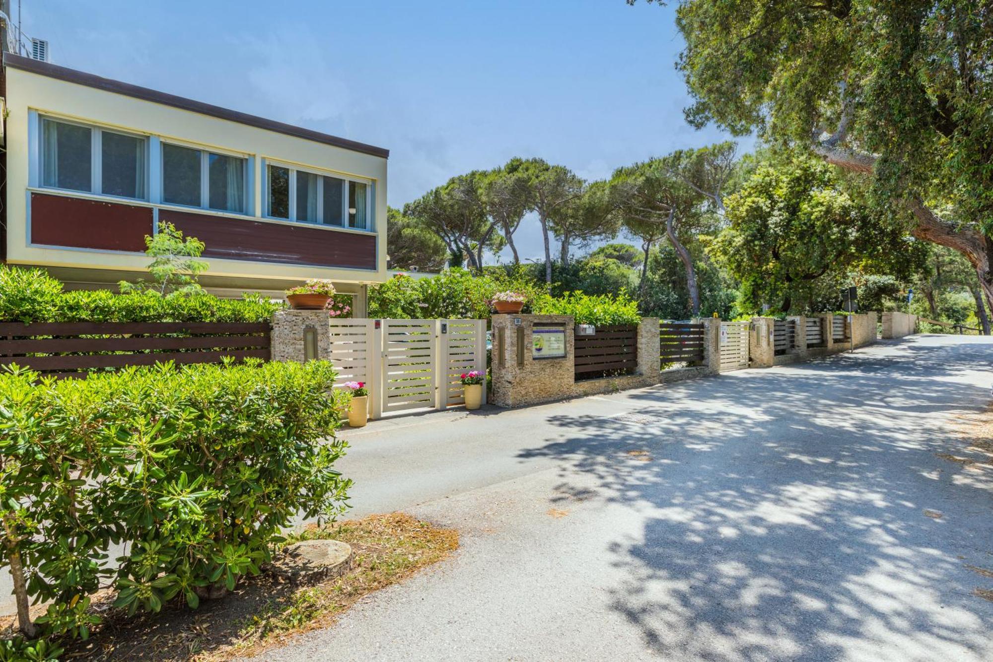 Residence Casa Di Caccia Marina Di Bibbona Bagian luar foto