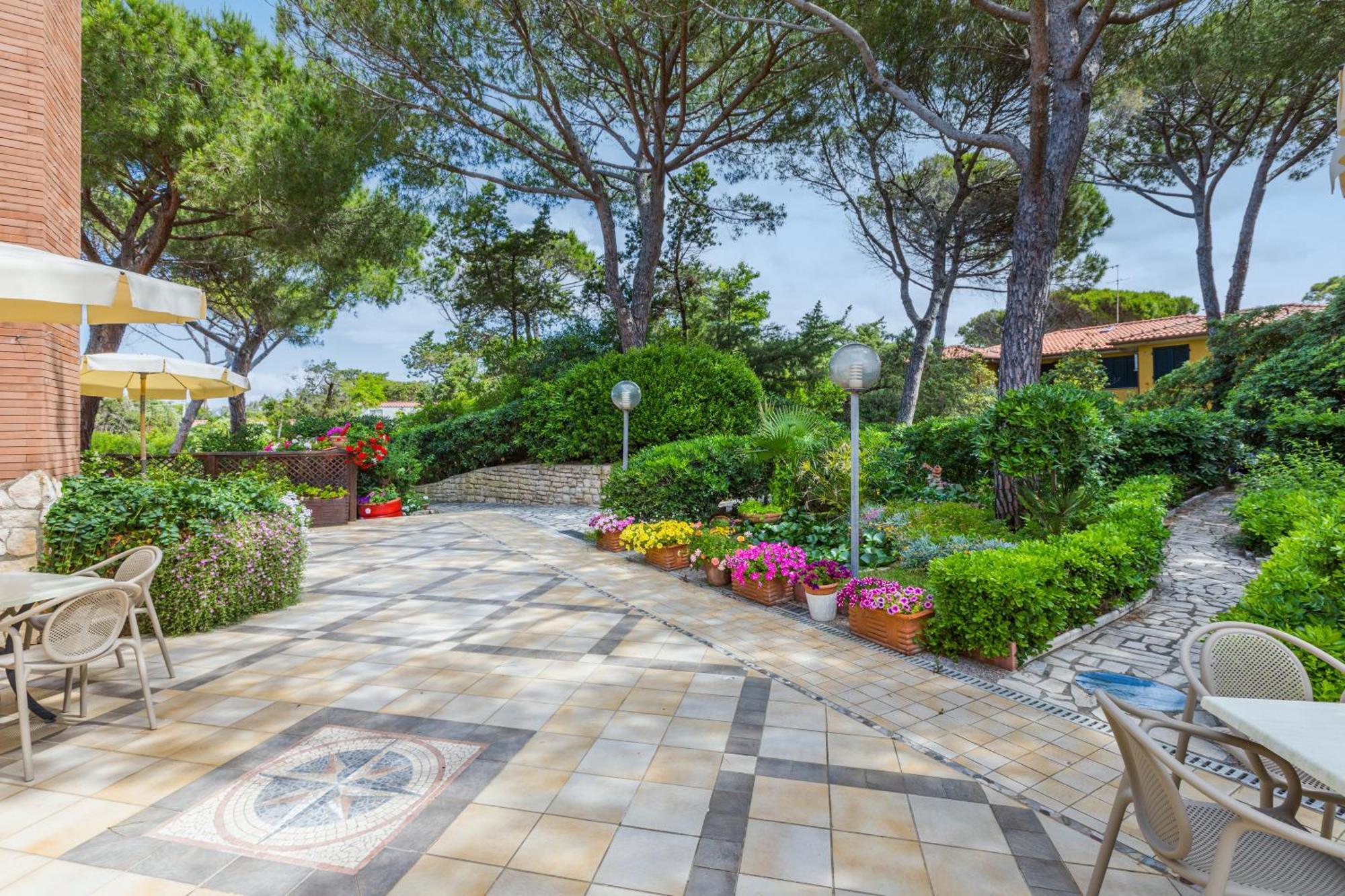 Residence Casa Di Caccia Marina Di Bibbona Bagian luar foto