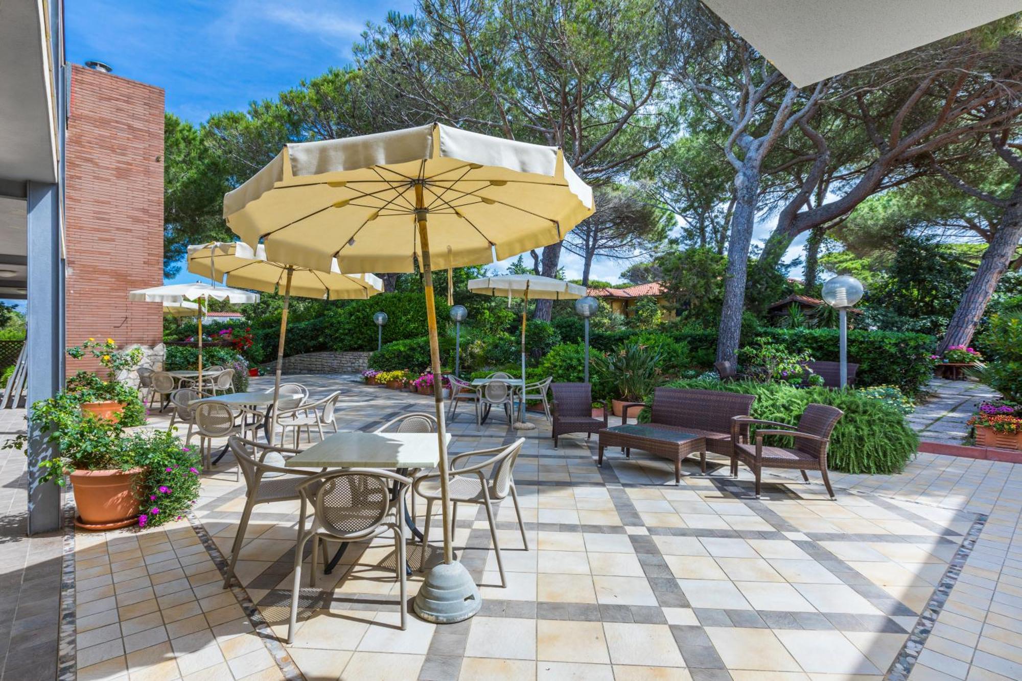 Residence Casa Di Caccia Marina Di Bibbona Bagian luar foto